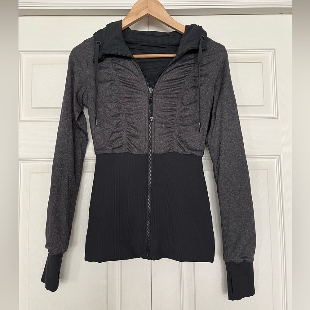 {Lululemon} Dance Studio Reversible Jacket in Black - Women's 4 ruffled